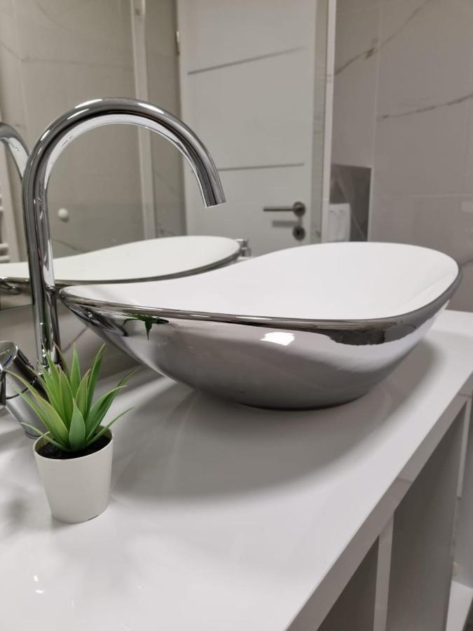 דירות אוסילק Apartman Simic מראה חיצוני תמונה