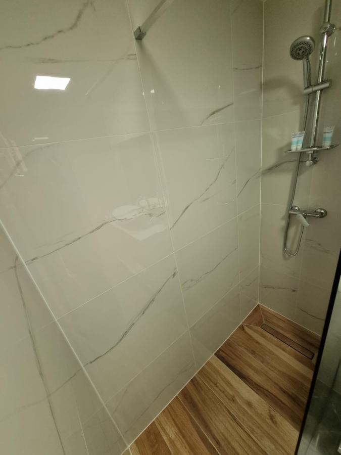 דירות אוסילק Apartman Simic מראה חיצוני תמונה