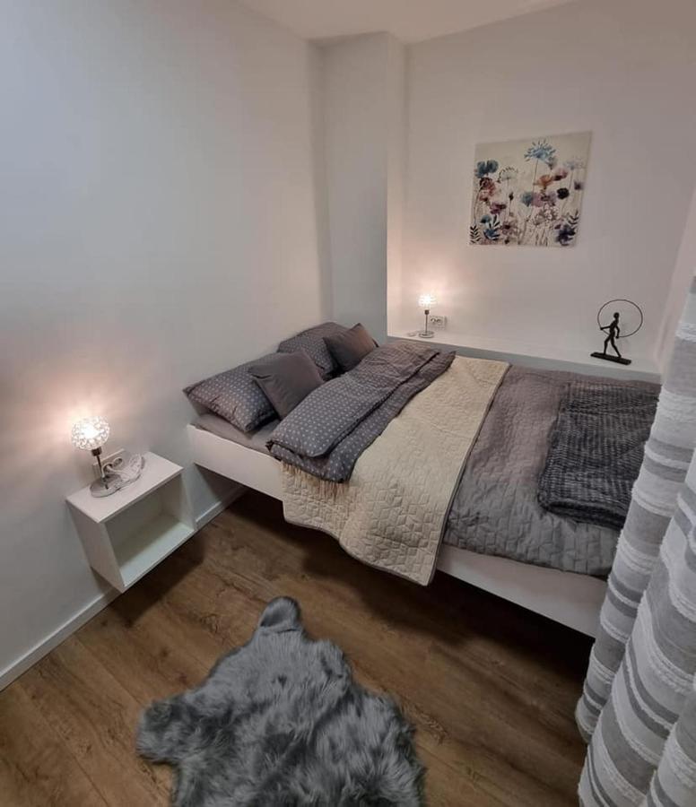 דירות אוסילק Apartman Simic מראה חיצוני תמונה